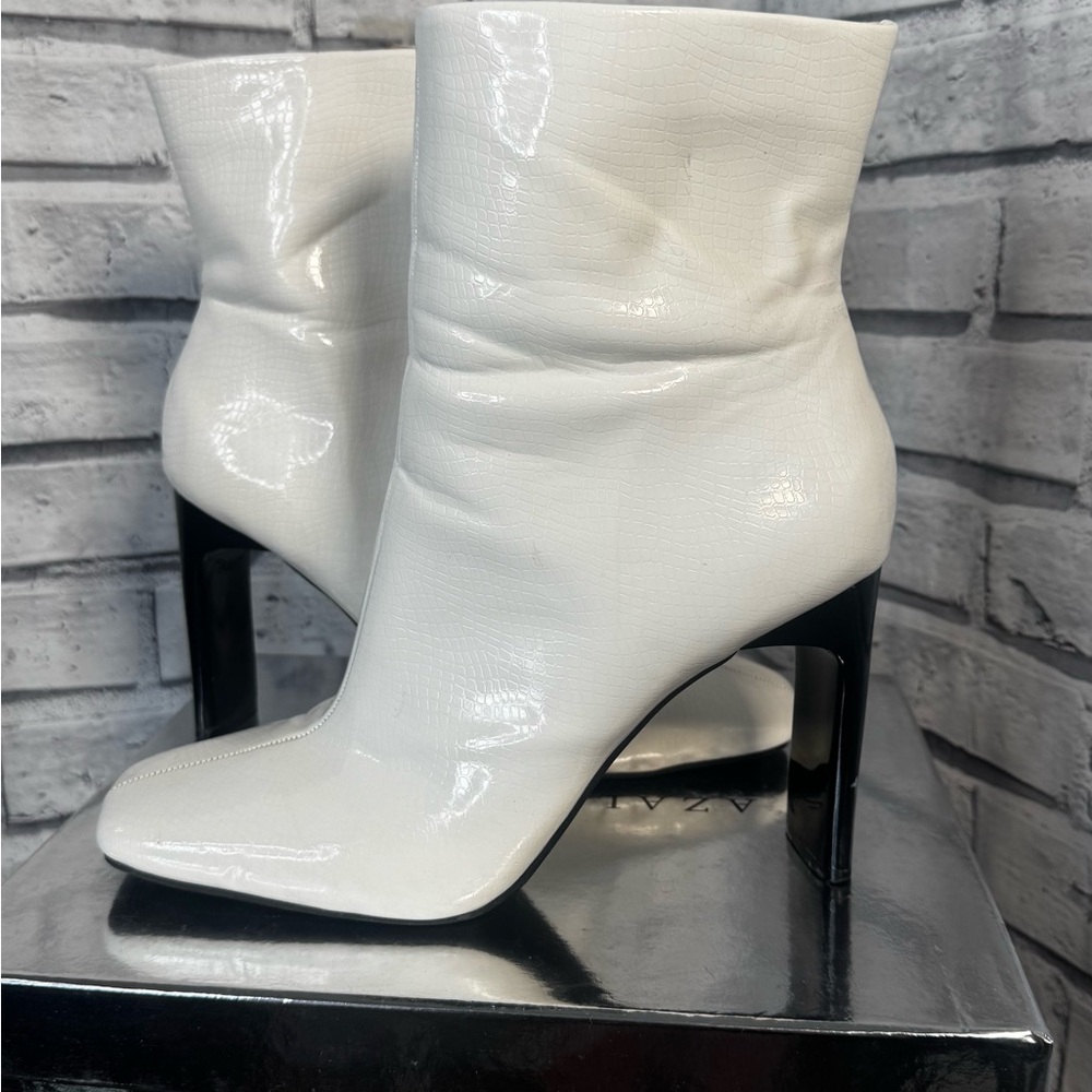 Apt. 9 Black and White Heeled Boots |  Size: 10/42